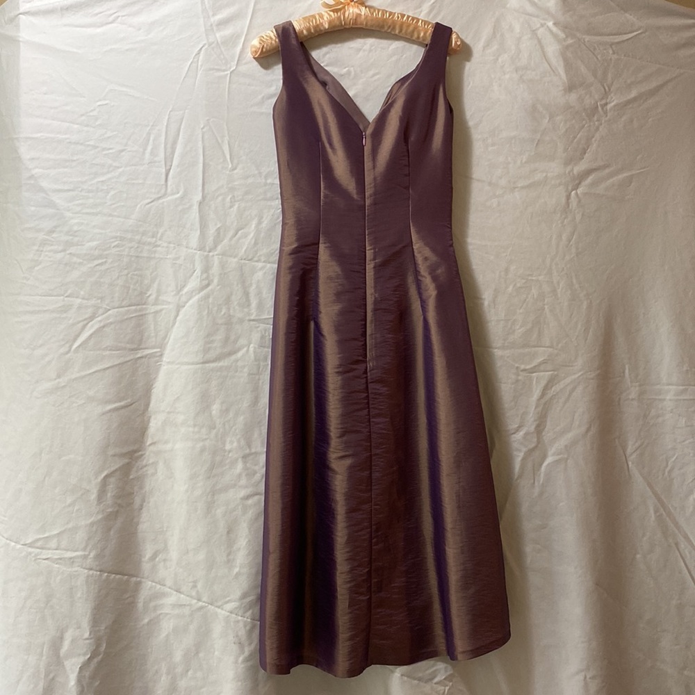 Impression Women’s Satin Polyester Mauve colored cocktail dress. Size 4 Wedding - Picture 3 of 7